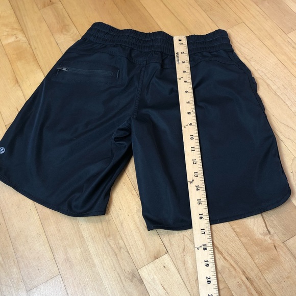 Lululemon Black Board Shorts Scalloped Pockets - Picture 6 of 6
